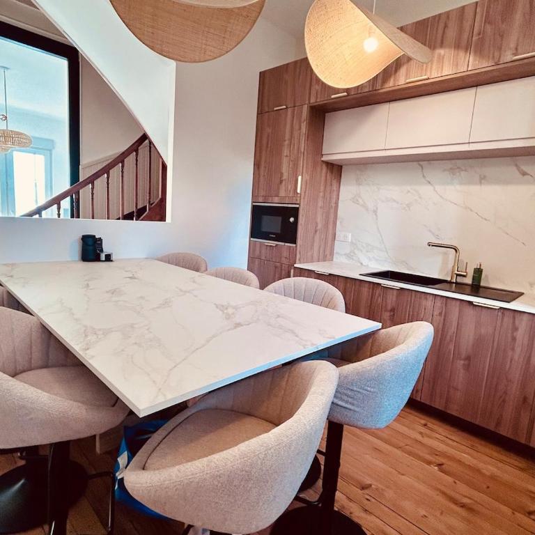 Villa Pacis rénovée - Face mer La Baule -15 pers - 5 suites avec SDB -Terrasse & BBQ sous les pins - Villa con Vista Mare - 75