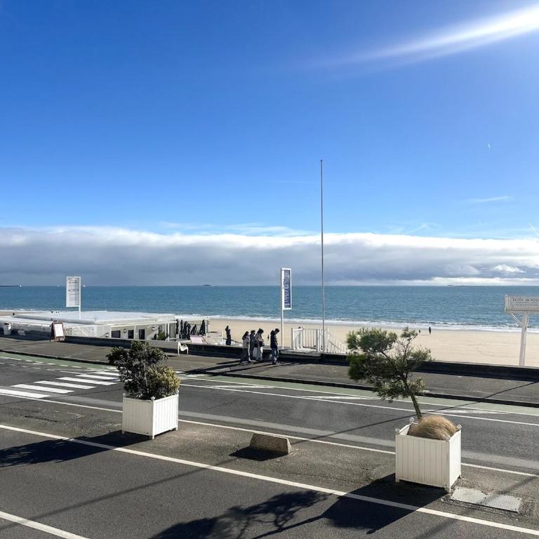 Villa Pacis rénovée - Face mer La Baule -15 pers - 5 suites avec SDB -Terrasse & BBQ sous les pins - Villa con Vista Mare - 67