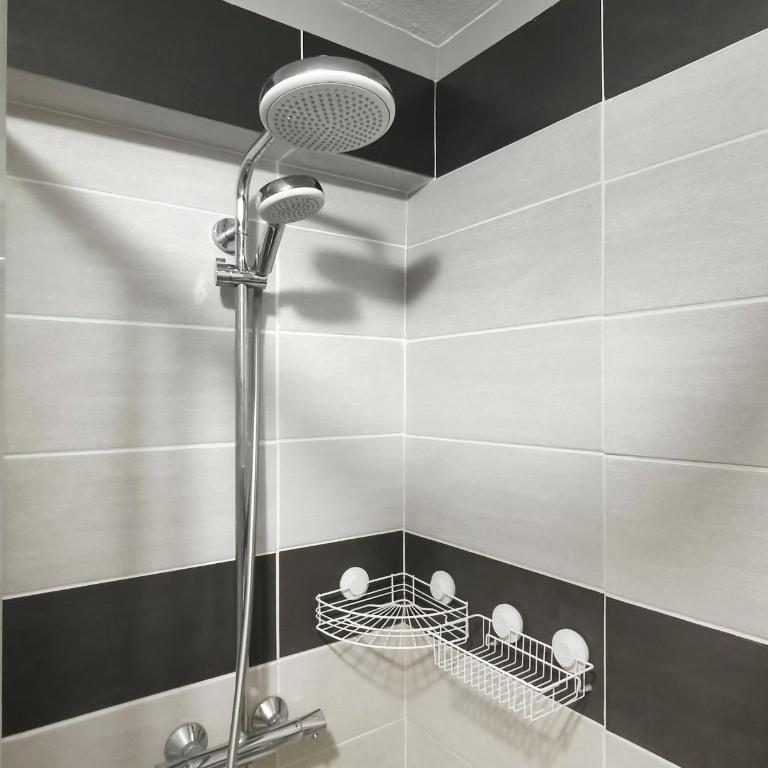 Charmant T2, cosy et Moderne près des remparts - Appartement 1 Chambre - 26