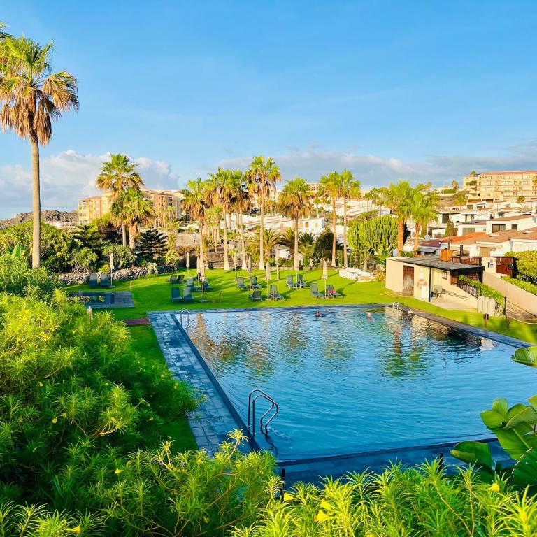 Luxury Villa with sea view, private jacuzzi & heated pool - Villa - 1