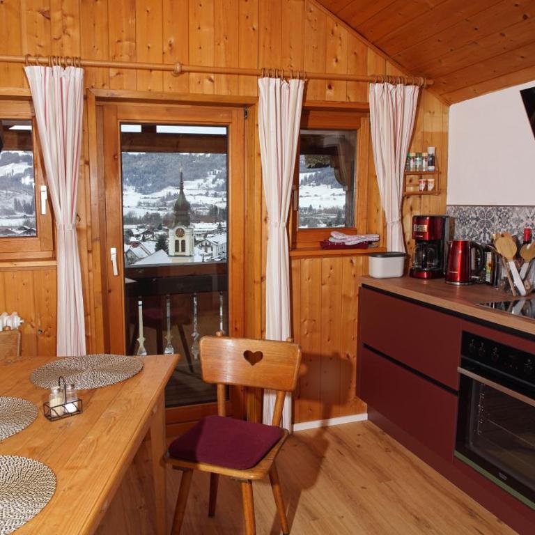 Summit7 - Ferienwohnungen Sonthofen im Allgäu - Apartment mit 1 Schlafzimmer, Balkon und Bergblick - 2