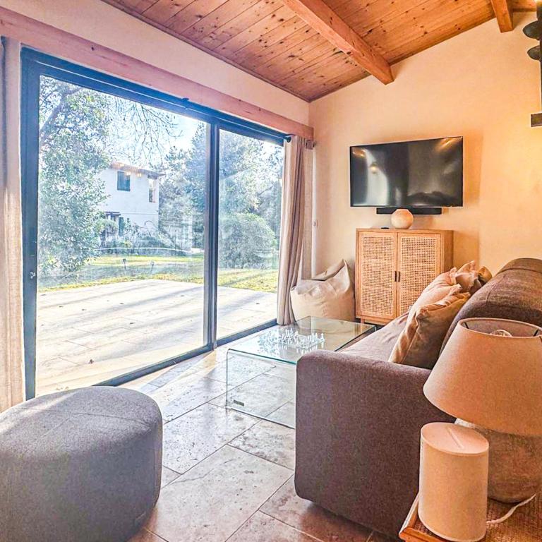 Superbe villa de 5 suites, climatisation, piscine, tennis, hauteurs de St Paul - Villa - 43