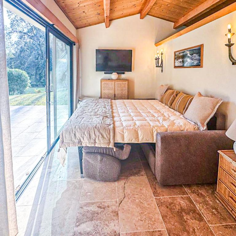 Superbe villa de 5 suites, climatisation, piscine, tennis, hauteurs de St Paul - Villa - 44
