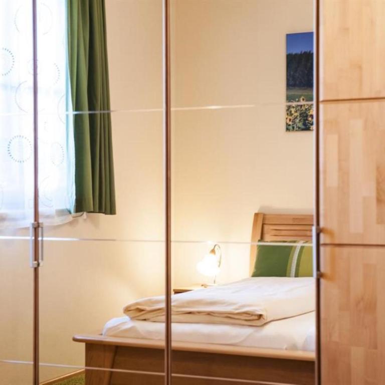Gästezimmer & Weingut Gamser - Chambre Double - Vue sur Jardin - 3