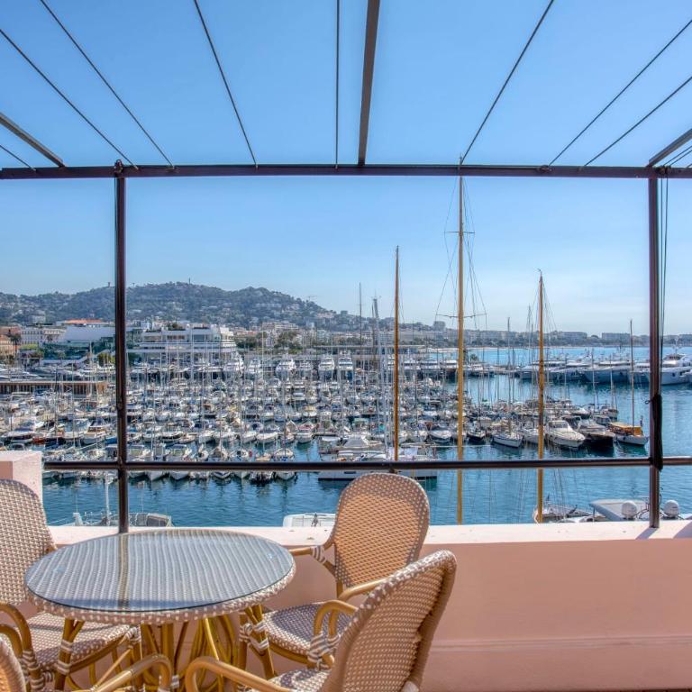 REF 1923 - Cannes Vieux-Port penthouse classé 5 étoiles à louer vue mer - Appartement - 18