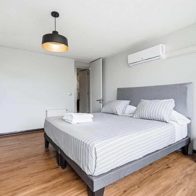A pasos del Parque Arauco con AC - Apartment - 6