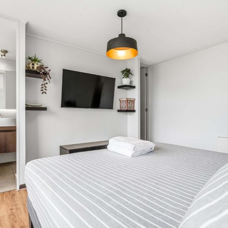 A pasos del Parque Arauco con AC - Apartment - 7