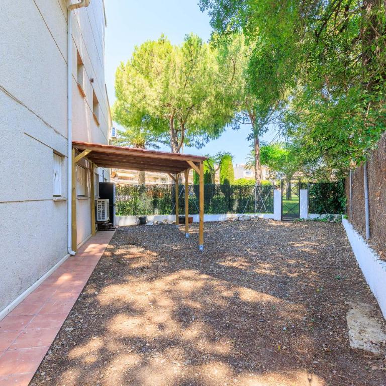 UHC Eurogolden Family Complex - Three-Bedroom Apartment - 24