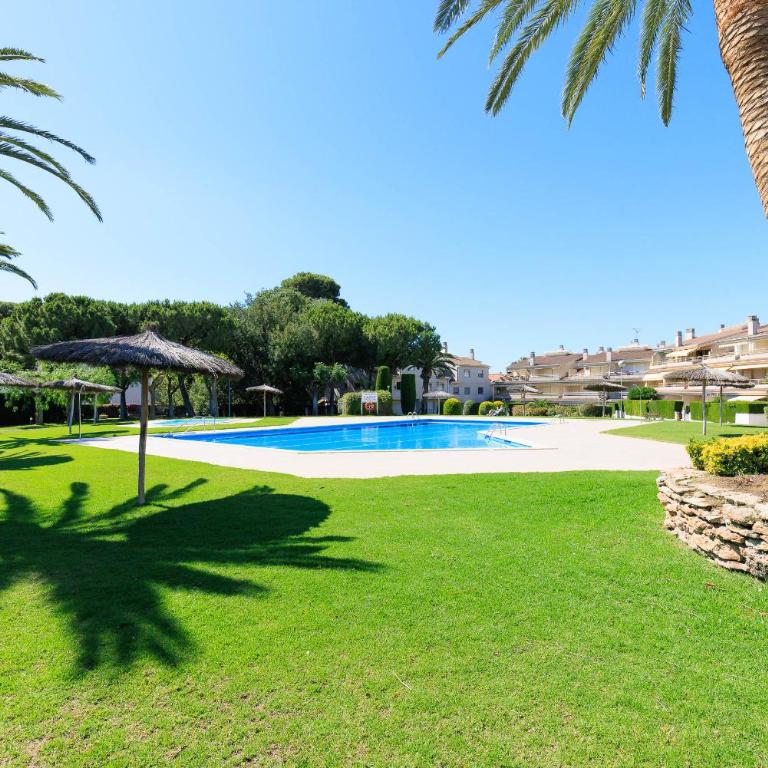 UHC Eurogolden Family Complex - Three-Bedroom Apartment - 26