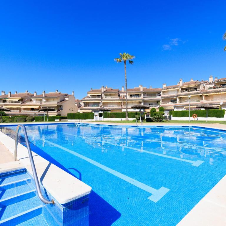 UHC Eurogolden Family Complex - Three-Bedroom Apartment - 3