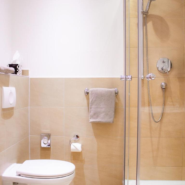 Hotel Kriemhild am Hirschgarten - Deluxe Suite mit Whirlpool-Badewanne - 7