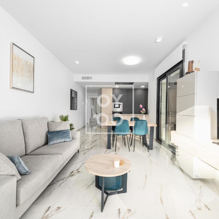 Orihuela Poolside Retreat, High-end apt, Pool views - by OYOOSTAYS - Apartamento Deluxe de 2 dormitorios con vistas al jardín - 14