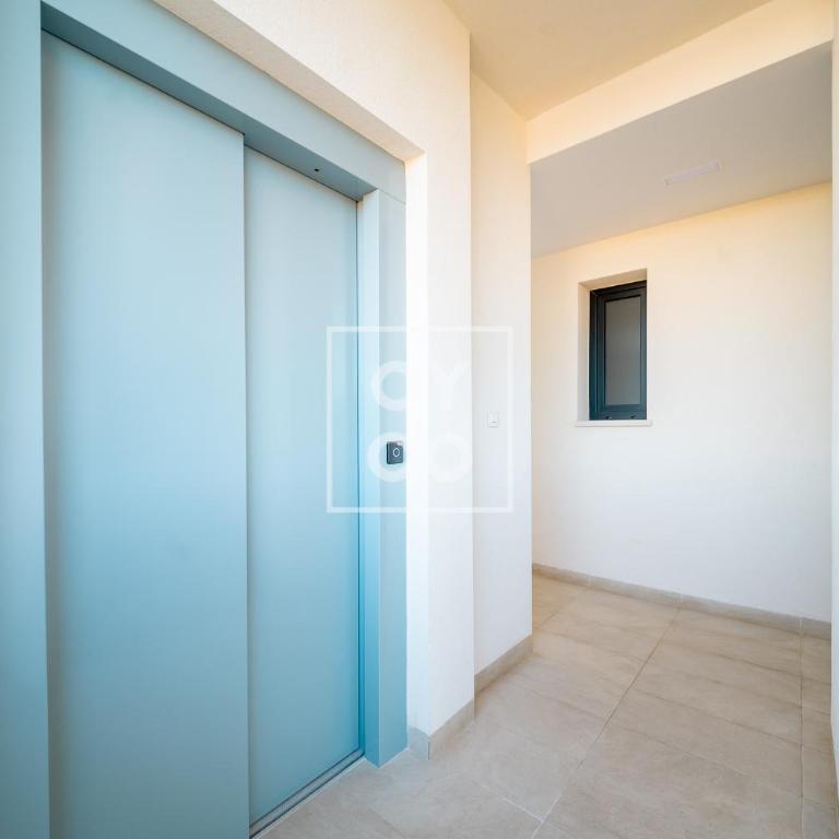 Orihuela Poolside Retreat, High-end apt, Pool views - by OYOOSTAYS - Apartamento Deluxe de 2 dormitorios con vistas al jardín - 7