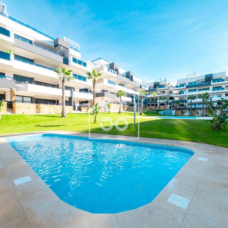 Orihuela Poolside Retreat, High-end apt, Pool views - by OYOOSTAYS - Apartamento Deluxe de 2 dormitorios con vistas al jardín - 27