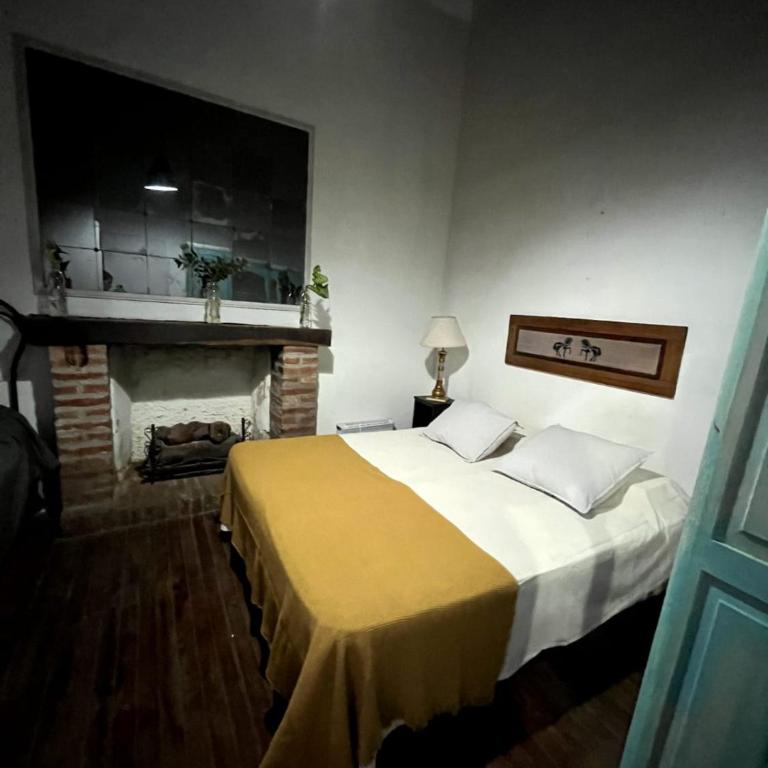 Urban Salta - Hostel - Economy Triple Room with Shared Bathroom - 4