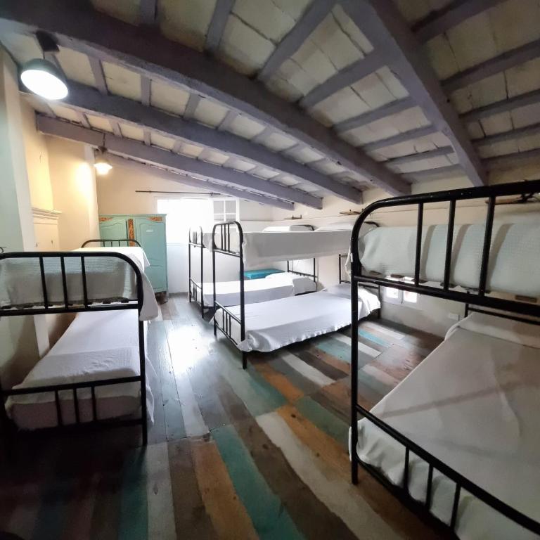 Urban Salta - Hostel - Cama en habitación compartida mixta de 8 camas - 2