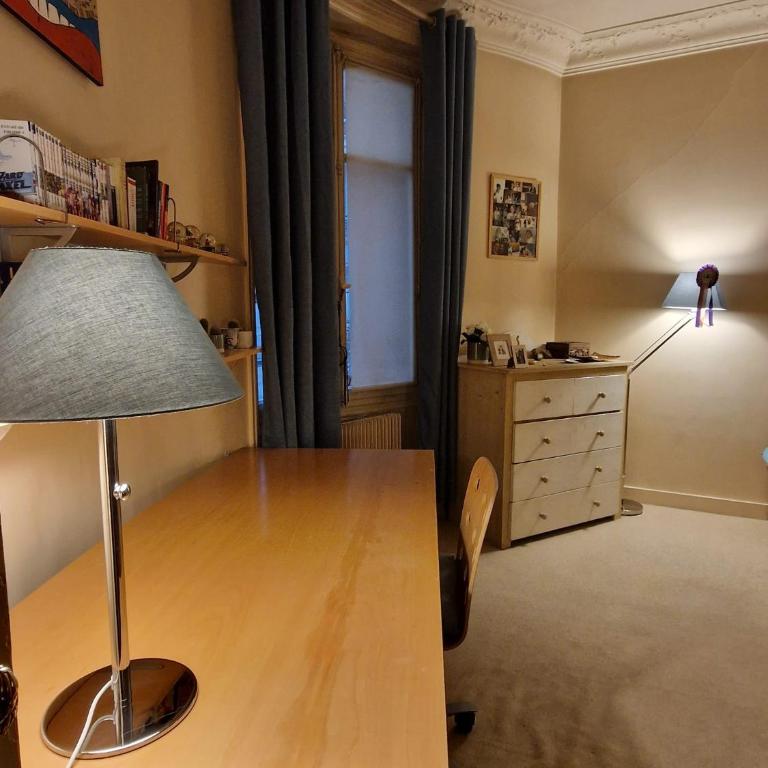 2 Private rooms in an Elegant Haussmannian Appartement - Double Room - 27