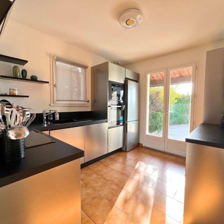 LE MAS DES OISEAUX Villa pour 6 personnes avec piscine privée, à deux pas du Golf de Valcros, à La Londe-Les-Maures - Ferienhaus mit 3 Schlafzimmern - 17
