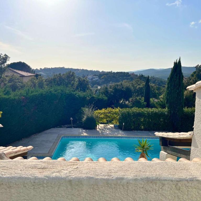 LE MAS DES OISEAUX Villa pour 6 personnes avec piscine privée, à deux pas du Golf de Valcros, à La Londe-Les-Maures - Ferienhaus mit 3 Schlafzimmern - 23