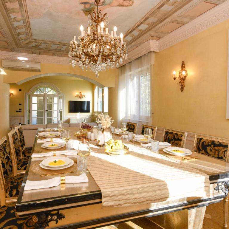 Villa Bugatti Indipendent Villa ,lake view and private pool, DesenzanoLoft Official Partner Homes & Villas by Marriott Bonvoy - Villa Deluxe - 13