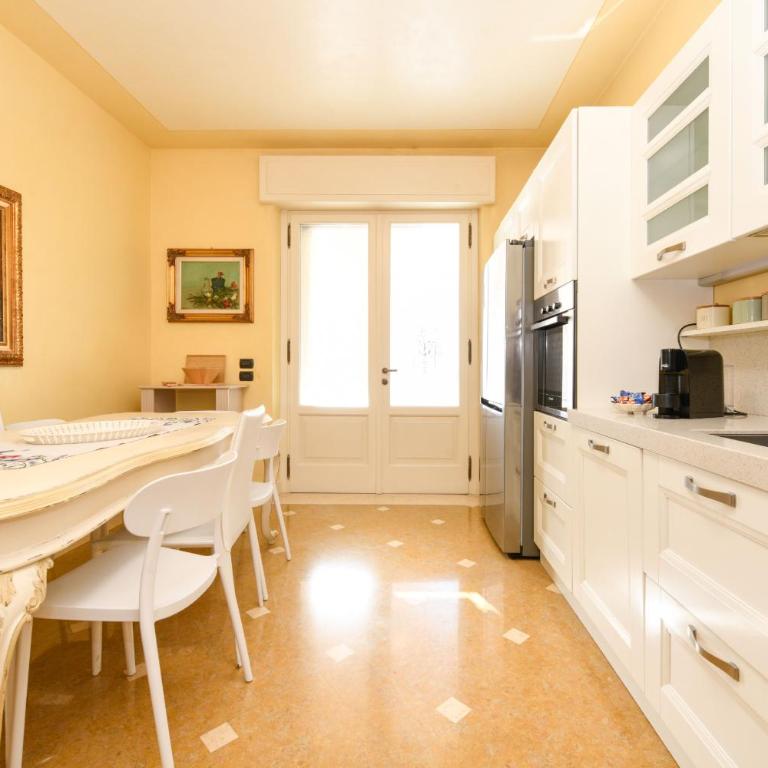 Villa Bugatti Indipendent Villa ,lake view and private pool, DesenzanoLoft Official Partner Homes & Villas by Marriott Bonvoy - Villa Deluxe - 19
