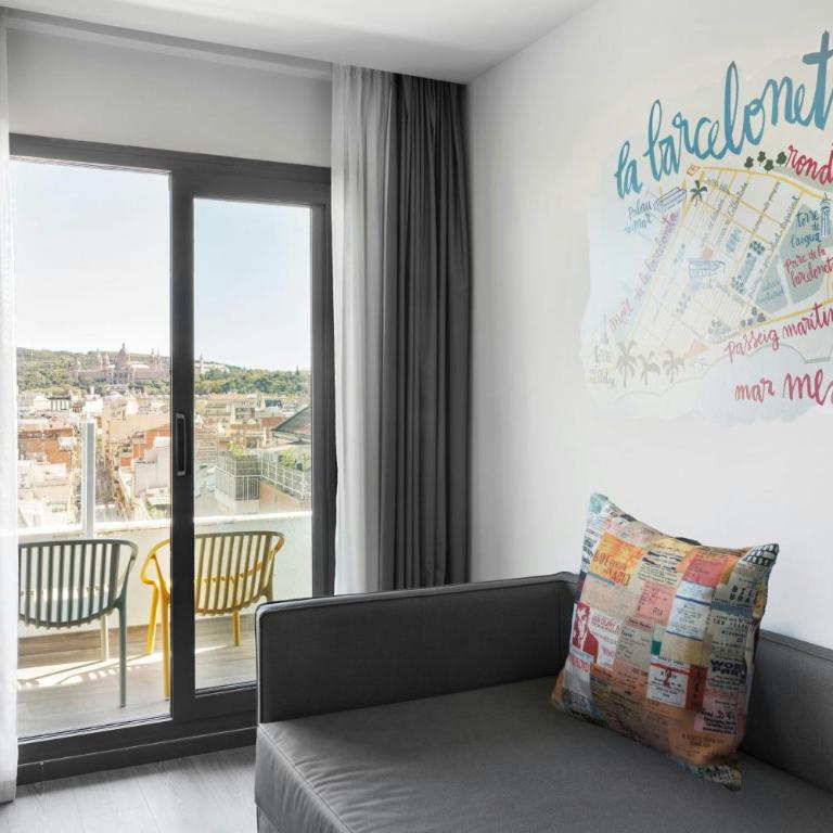 Moxy Barcelona - Moxy Double Room with Sofa Bed and Balcony - 11