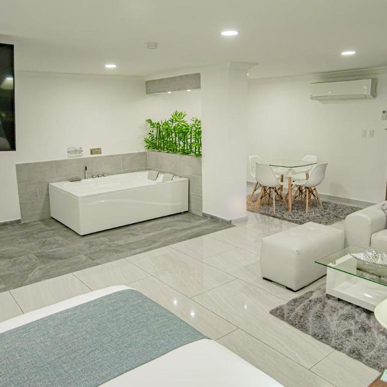 Hotel Caquetá Real HSC - Habitación Doble Deluxe (2 adultos + 1 niño) - 9
