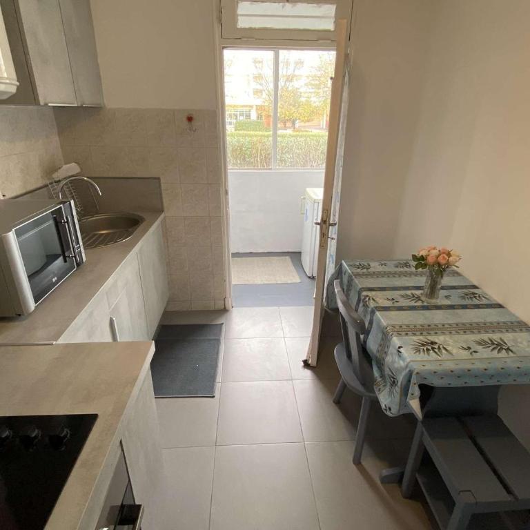 FS520-B10 Appt 3 pièces 6 personnes FREJUS - Two-Bedroom Apartment - 5