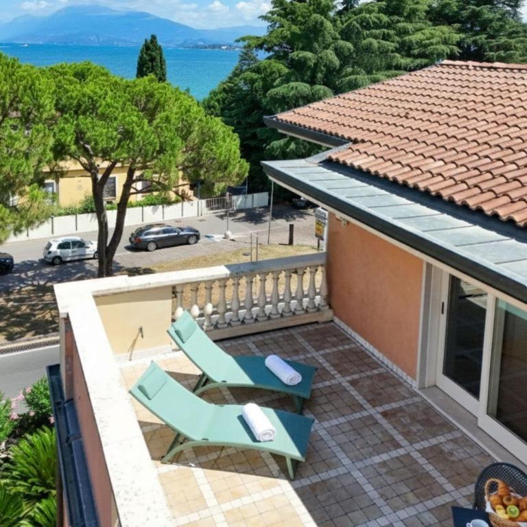 Villa Bugatti Indipendent Villa ,lake view and private pool, DesenzanoLoft Official Partner Homes & Villas by Marriott Bonvoy - Villa Deluxe - 52
