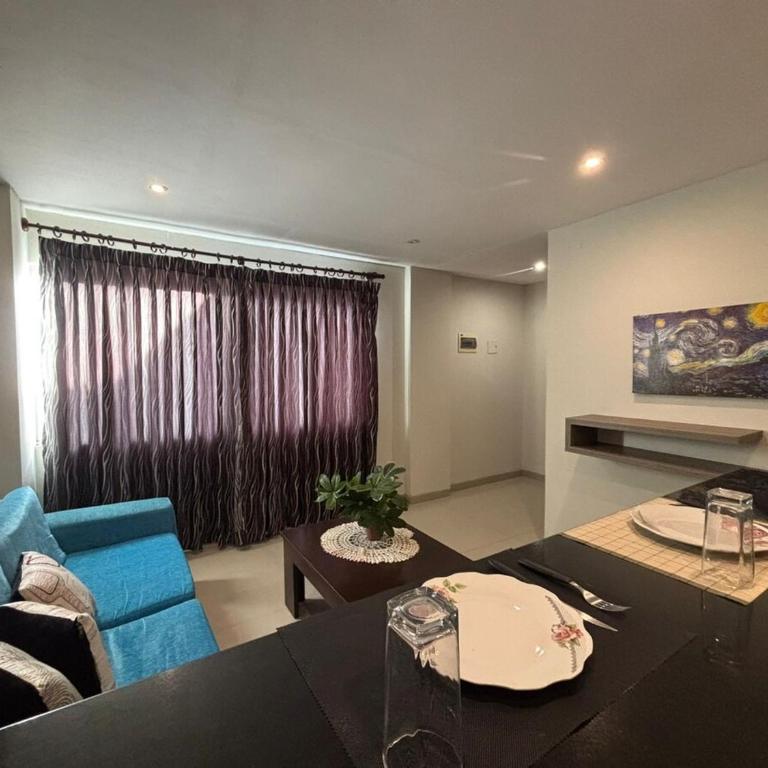Estudio moderno cerca del Ventura Mall con Parqueo - One-Bedroom Apartment - 9