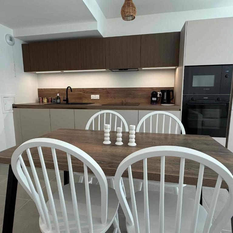 Les Terrasses d'Antibes - 2BR Duplex with Terrace - Two-Bedroom Apartment with Balcony and Terrace - 6