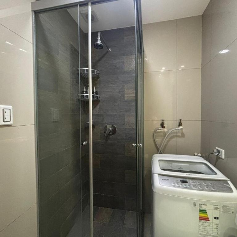 Rest with AC, WiFi, TV, Close to Ventura Mall - Apartamento de 1 dormitorio - 9