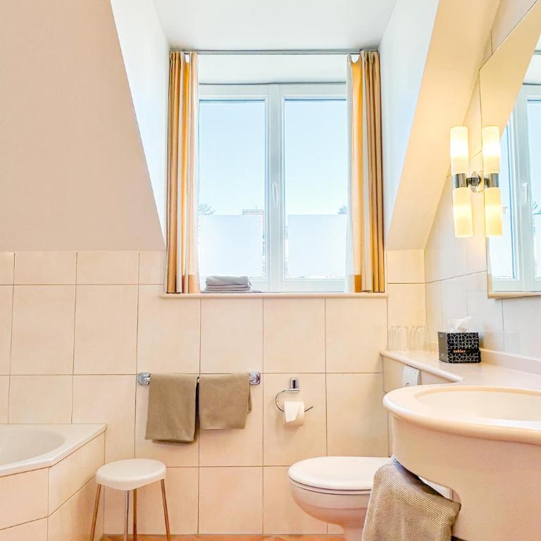 Hotel Kriemhild am Hirschgarten - Superior Suite - 4