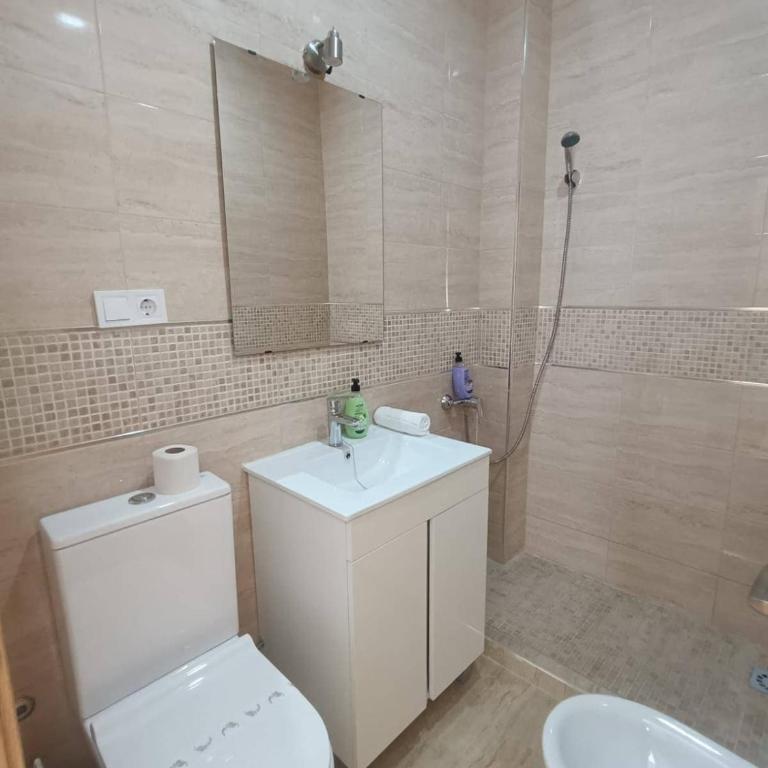 Alameda Apartment - Two-Bedroom Apartment - 4