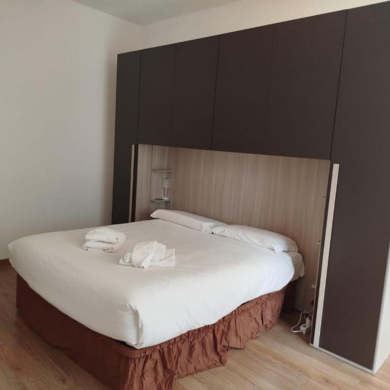 CASA ARJA - Trilocale quartiere Lingotto Torino - Appartamento con 2 Camere da Letto - 2