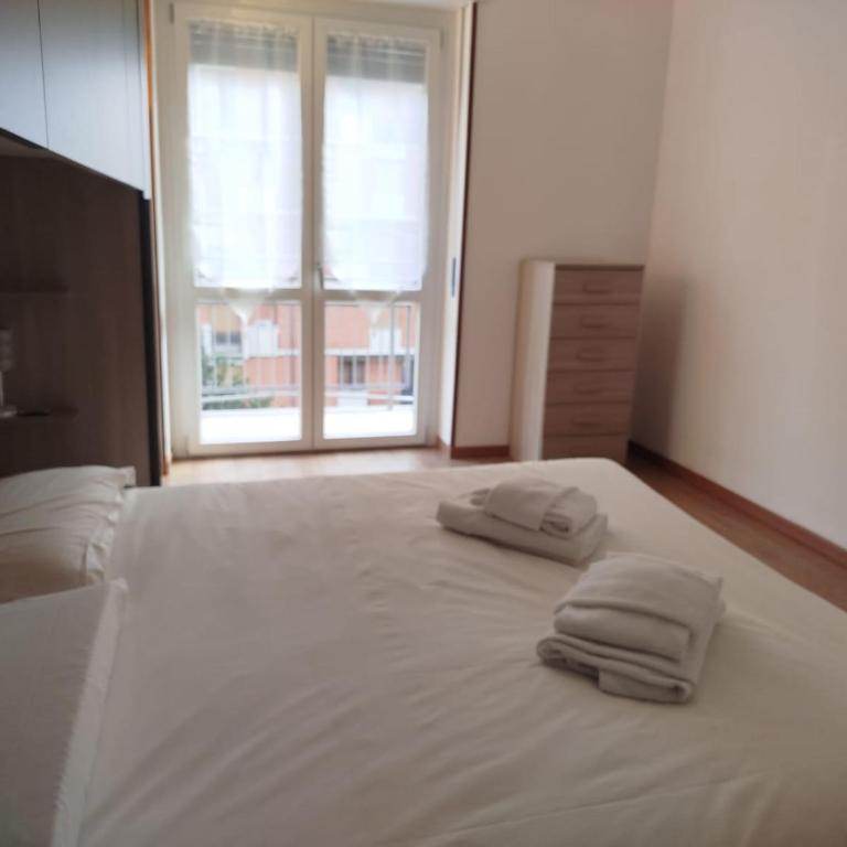 CASA ARJA - Trilocale quartiere Lingotto Torino - Appartamento con 2 Camere da Letto - 1