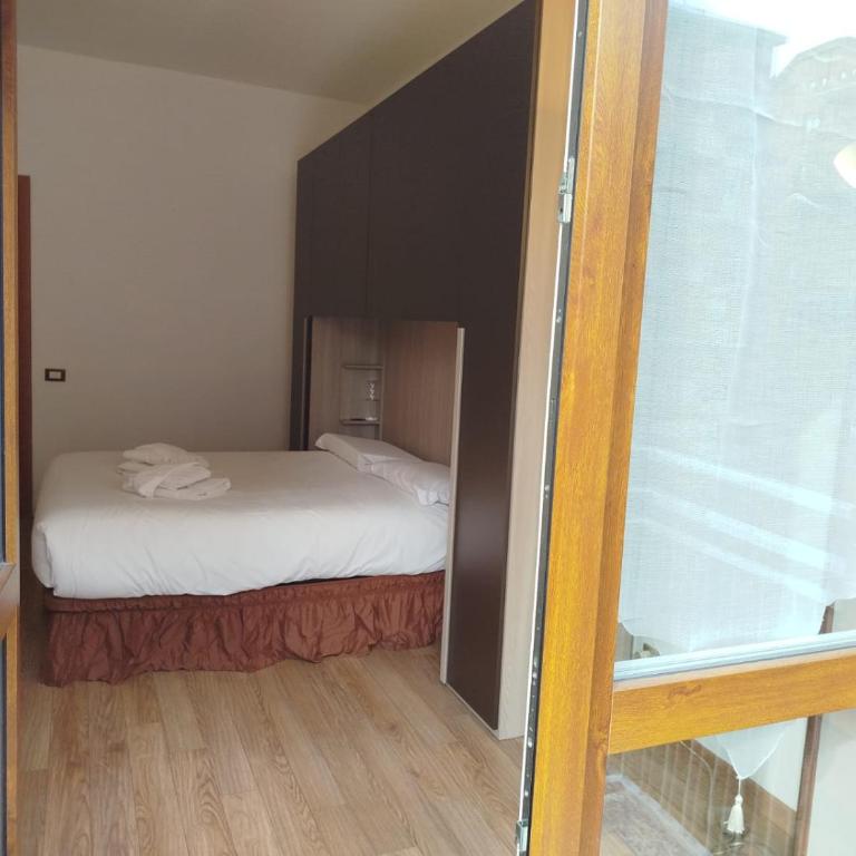 CASA ARJA - Trilocale quartiere Lingotto Torino - Appartamento con 2 Camere da Letto - 3