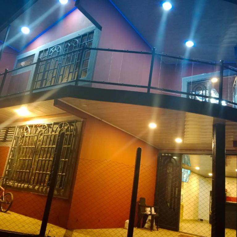 Casa De Descanso - Three-Bedroom House - 8