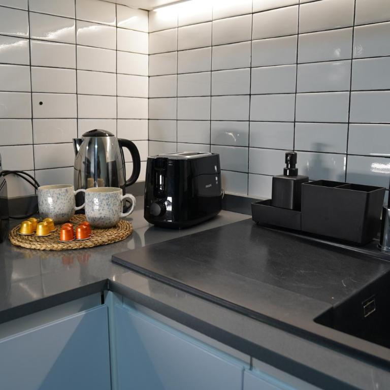 Casa Dolce Casa - Elegant 3BR Apartment Near Metro & Beach,Valencia - Three-Bedroom Apartment - 22