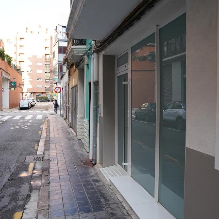 Casa Dolce Casa - Elegant 3BR Apartment Near Metro & Beach,Valencia - Three-Bedroom Apartment - 32