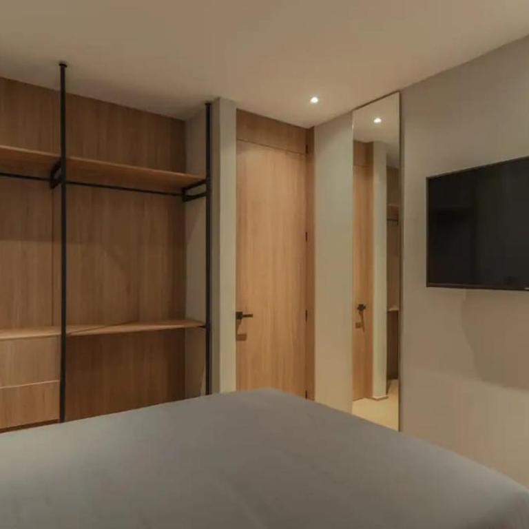 Hermoso apartamento, amplio, aire acondicionado, jacuzzi, en Provenza Medellín, excelente ubicación muy agradable - Apartment - 38