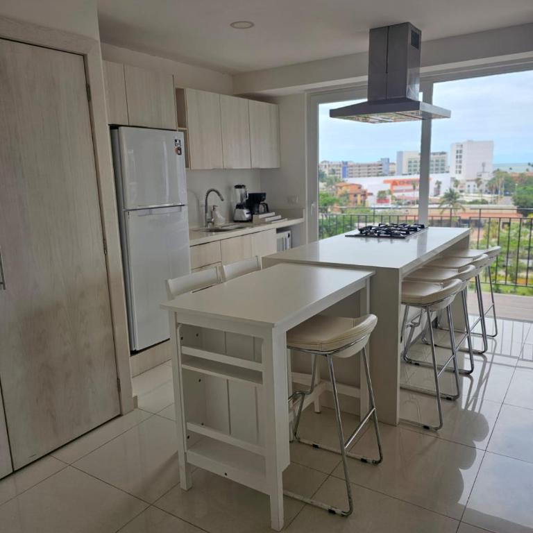 Zoho Luxury Condo with Rooftop Pool, Gym, Parking - One-Bedroom Apartment - 13