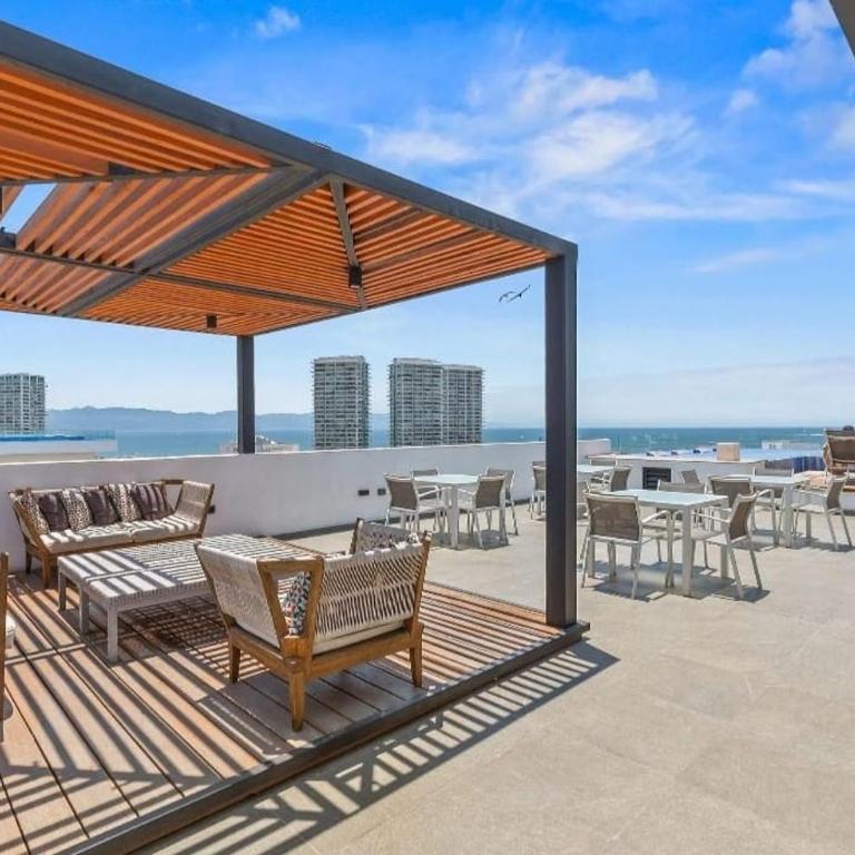 Zoho Luxury Condo with Rooftop Pool, Gym, Parking - One-Bedroom Apartment - 20