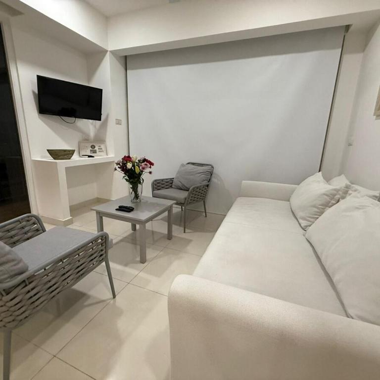 Zoho Luxury Condo with Rooftop Pool, Gym, Parking - One-Bedroom Apartment - 28