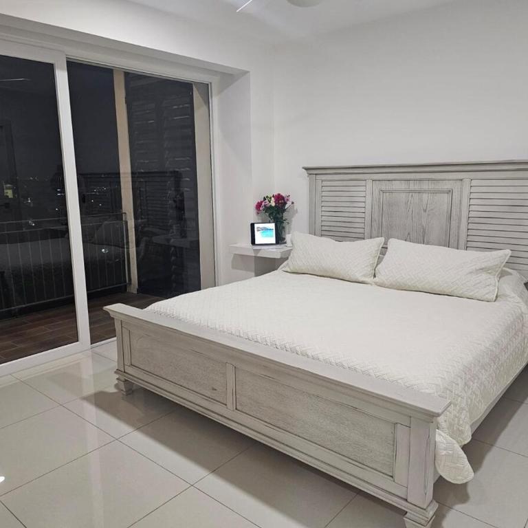 Zoho Luxury Condo with Rooftop Pool, Gym, Parking - One-Bedroom Apartment - 36