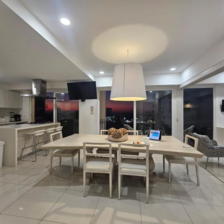 Zoho Luxury Condo with Rooftop Pool, Gym, Parking - One-Bedroom Apartment - 62