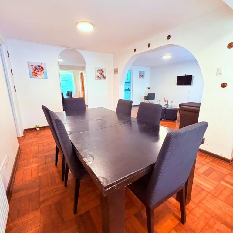 Casa Las Condes, steps from Manquehue Metro - Three-Bedroom House - 3