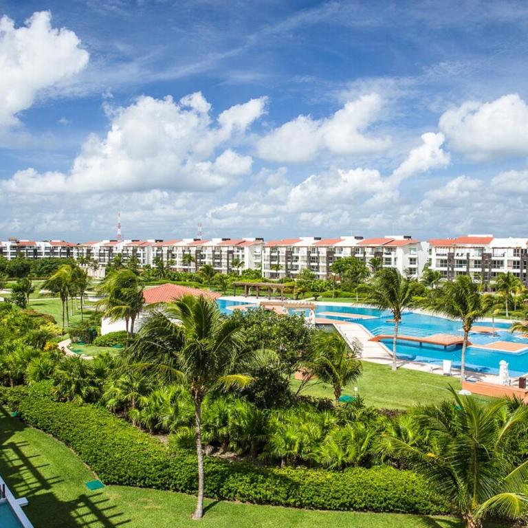 Resort-Style Pool & Private Beach with Ocean View - Two-Bedroom Apartment - 11