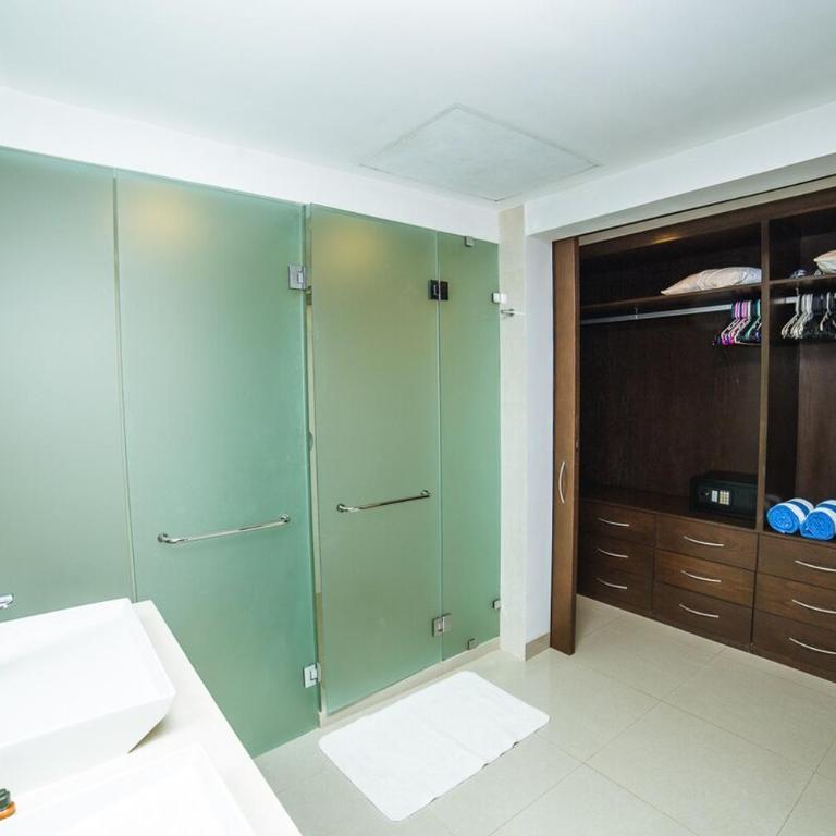 Resort-Style Pool & Private Beach with Ocean View - Two-Bedroom Apartment - 30