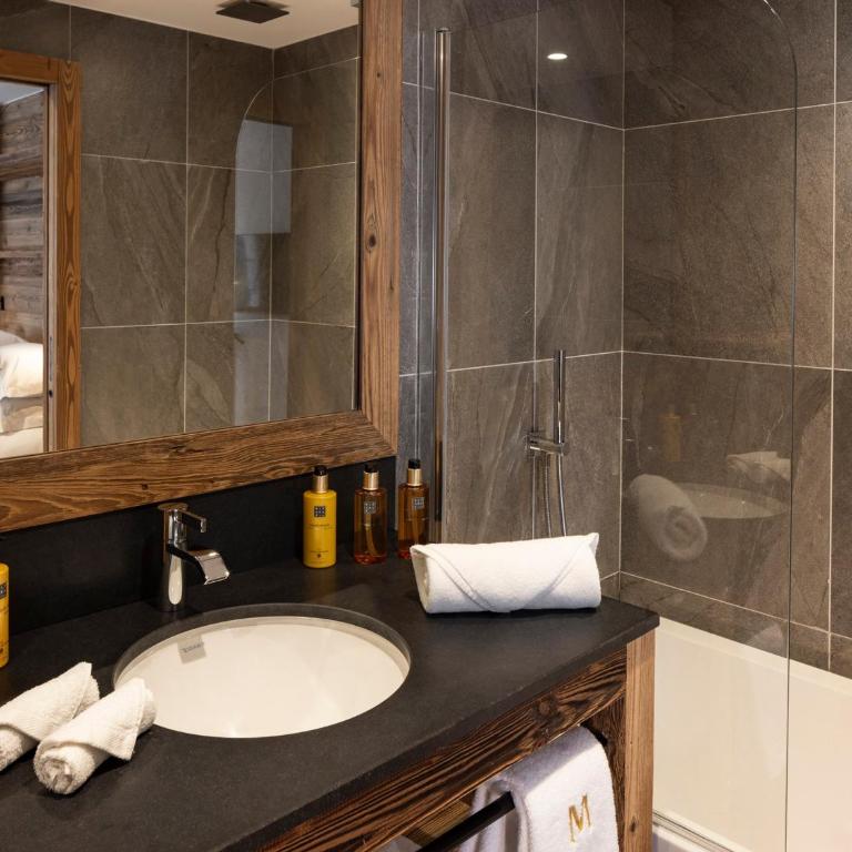 Chalet luxueux sur les pistes, sauna, parking inclus - FR-1-344-1219 - Chalet - 4